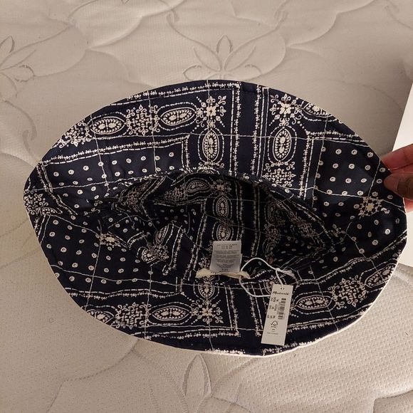 Reversible Quilted Bucket Hat - Picture 6 of 6